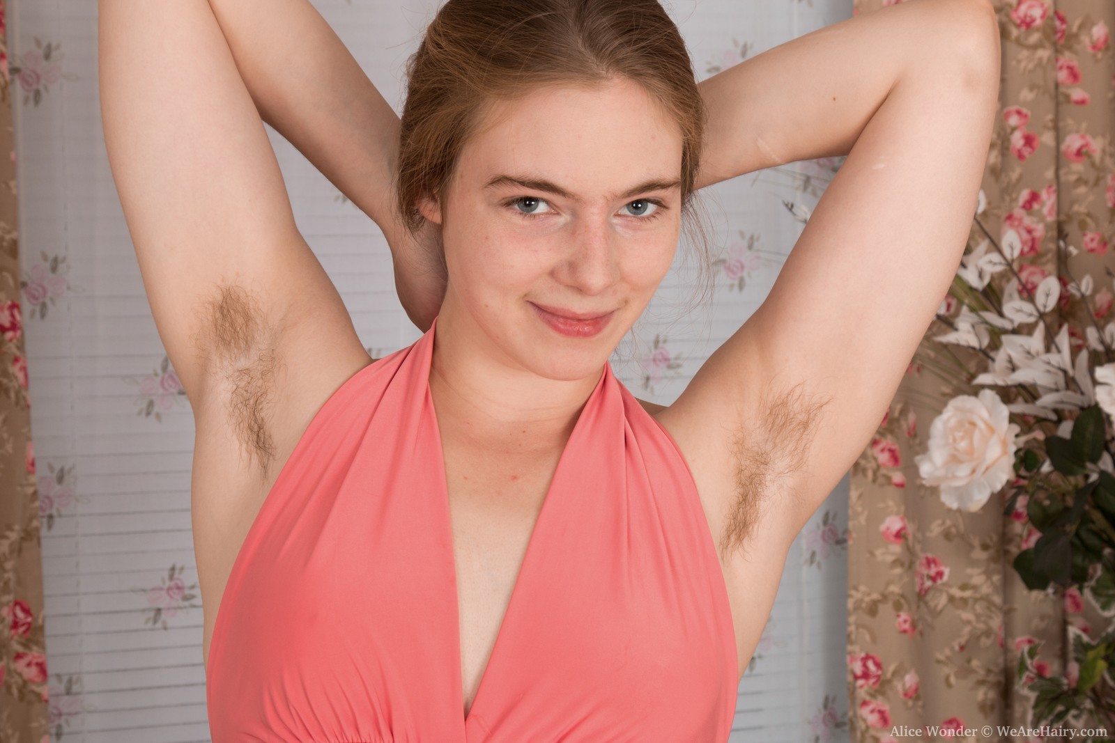 Alice Wonder - Alice Wonder strips and shows off her hairy body