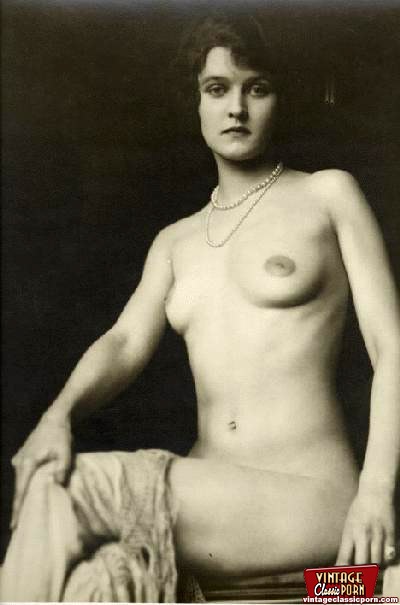 400px x 605px - Very artistic vintage nude hairy girls pictures